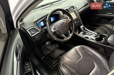 Седан Ford Fusion 2015 в 