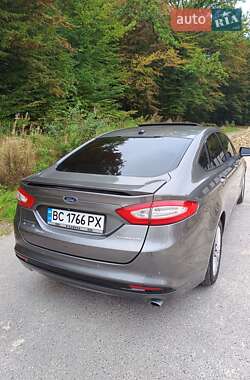 Седан Ford Fusion 2013 в 