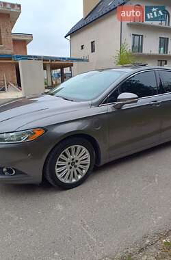 Седан Ford Fusion 2013 в 