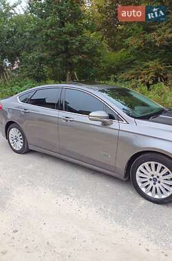Седан Ford Fusion 2013 в 