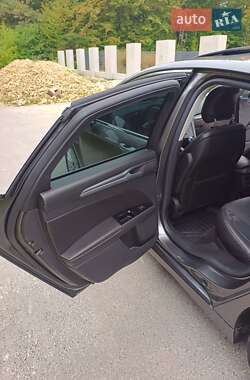 Седан Ford Fusion 2013 в 