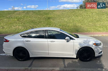 Седан Ford Fusion 2013 в 