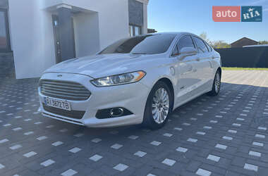 Седан Ford Fusion 2015 в 