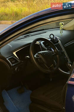 Седан Ford Fusion 2012 в 