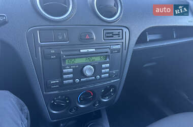 Хетчбек Ford Fusion 2011 в 