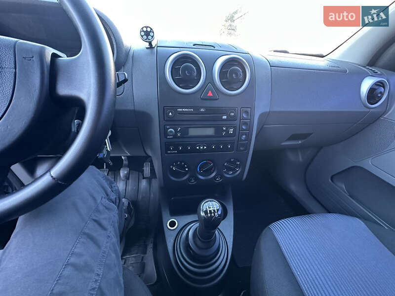 Хэтчбек Ford Fusion 2003 в Нежине