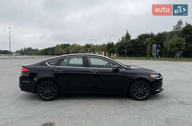 Седан Ford Fusion 2017 в 