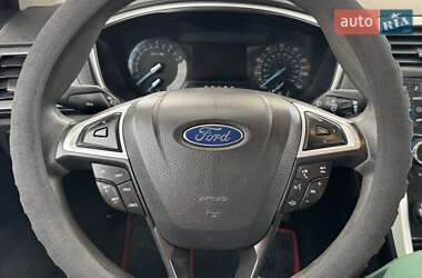 Седан Ford Fusion 2013 в 