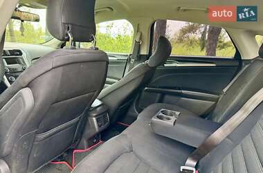 Седан Ford Fusion 2013 в 