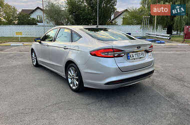 Седан Ford Fusion 2017 в 