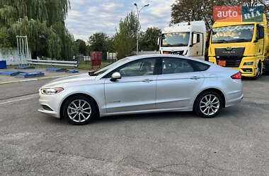 Седан Ford Fusion 2017 в 