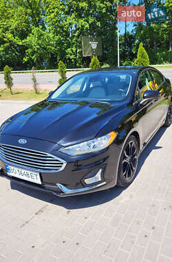 Седан Ford Fusion 2019 в 