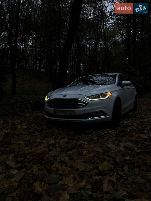 Седан Ford Fusion 2017 в 