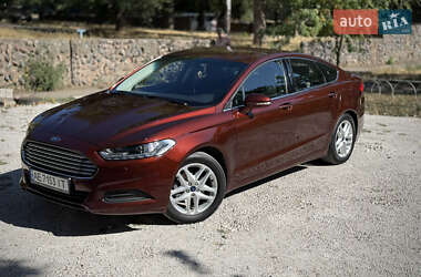 Седан Ford Fusion 2016 в 