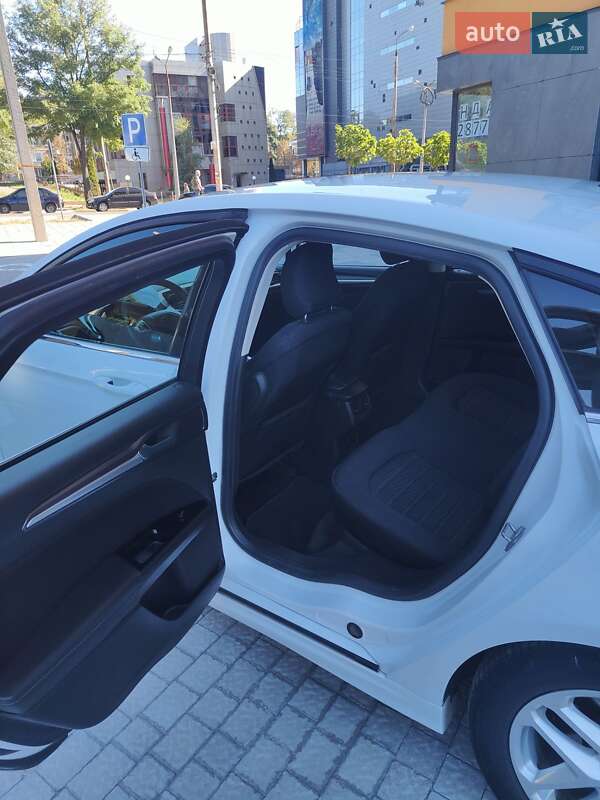 Седан Ford Fusion 2015 в Запоріжжі