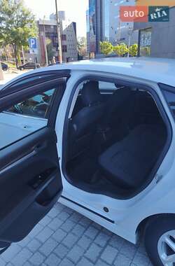 Седан Ford Fusion 2015 в 