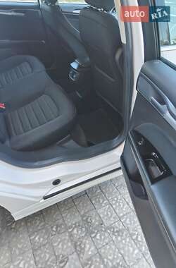Седан Ford Fusion 2015 в 