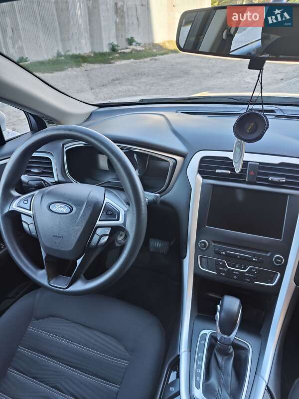 Седан Ford Fusion 2015 в Запоріжжі