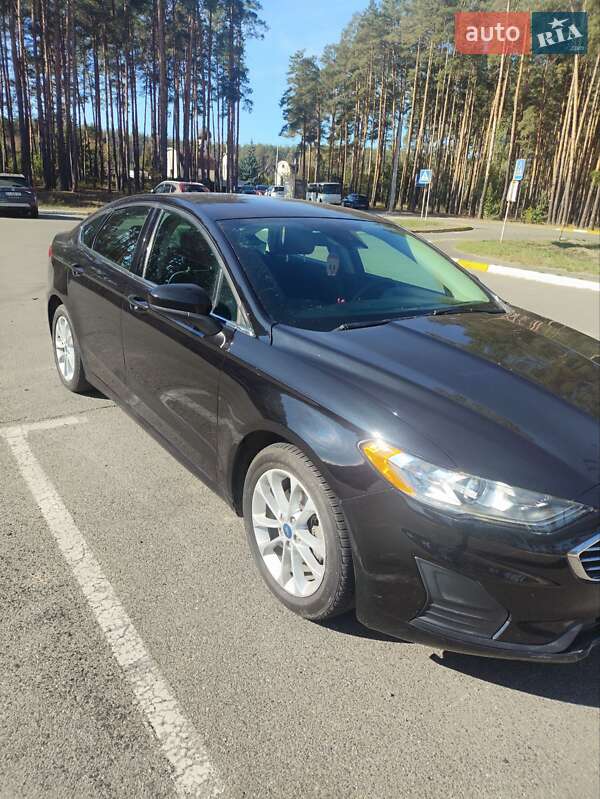 Седан Ford Fusion 2019 в Ирпене