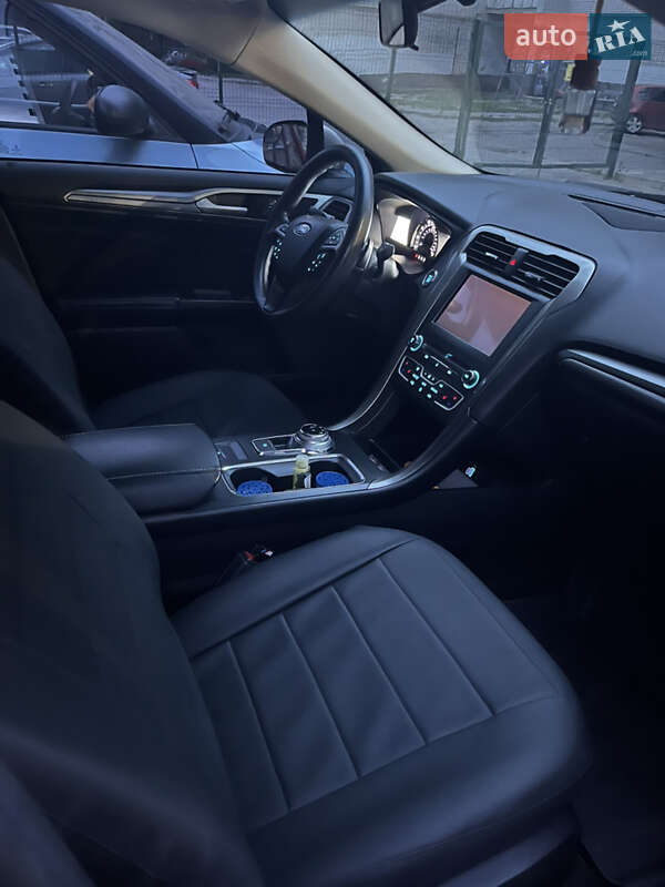 Седан Ford Fusion 2018 в Кременчуці