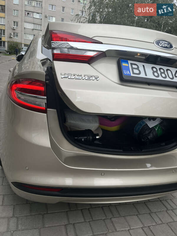 Седан Ford Fusion 2018 в Кременчуці