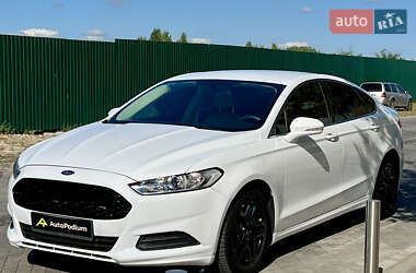 Седан Ford Fusion 2015 в 
