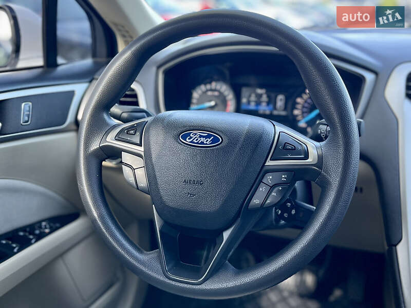 Седан Ford Fusion 2015 в Києві