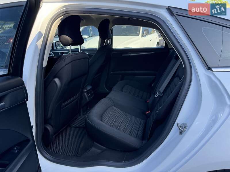 Седан Ford Fusion 2016 в Тернополе