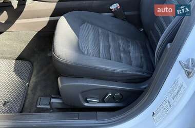 Седан Ford Fusion 2016 в 