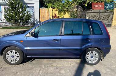 Хэтчбек Ford Fusion 2005 в 