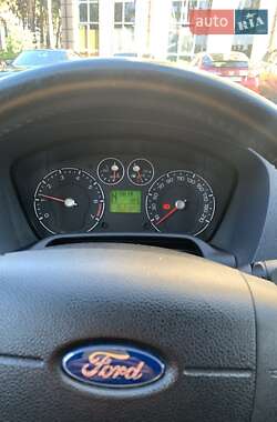 Хэтчбек Ford Fusion 2008 в 