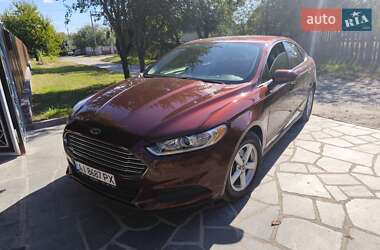 Седан Ford Fusion 2015 в 