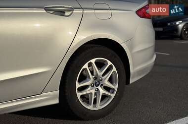 Седан Ford Fusion 2013 в 