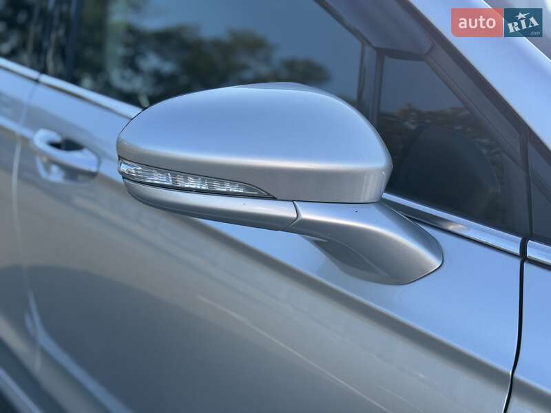Седан Ford Fusion 2013 в Днепре
