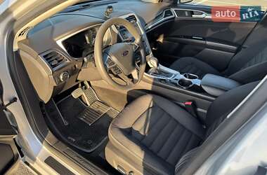 Седан Ford Fusion 2013 в 