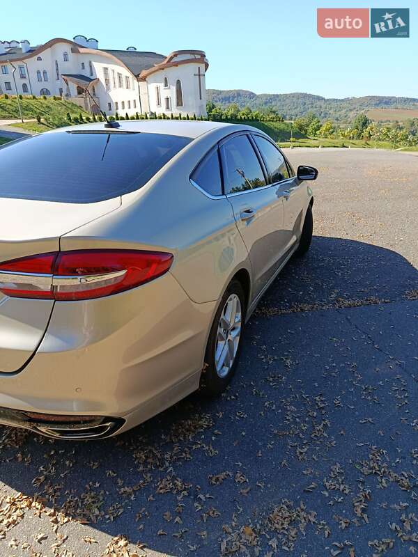 Седан Ford Fusion 2016 в Дрогобичі