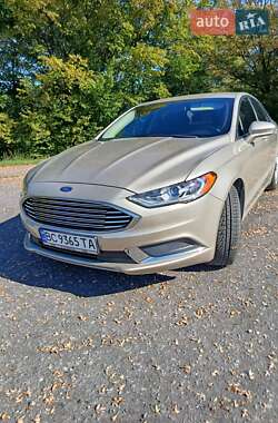 Седан Ford Fusion 2016 в 