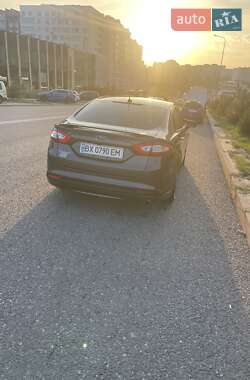 Седан Ford Fusion 2016 в 
