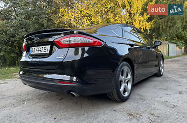 Седан Ford Fusion 2013 в 