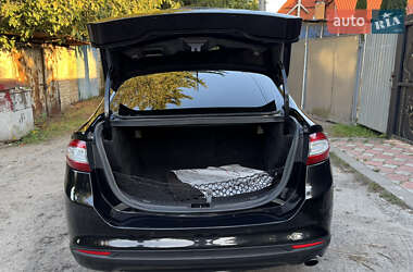 Седан Ford Fusion 2013 в 