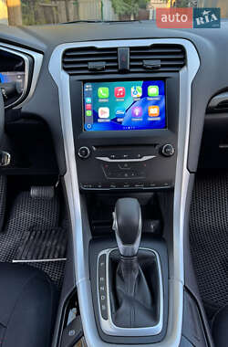 Седан Ford Fusion 2013 в 