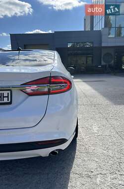 Седан Ford Fusion 2016 в 