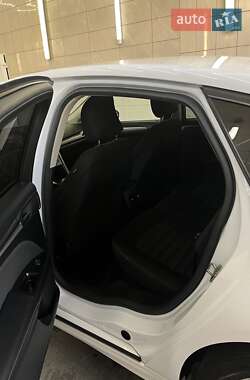 Седан Ford Fusion 2016 в 