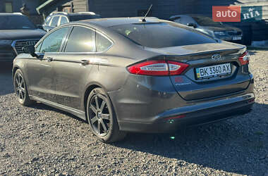 Седан Ford Fusion 2014 в 