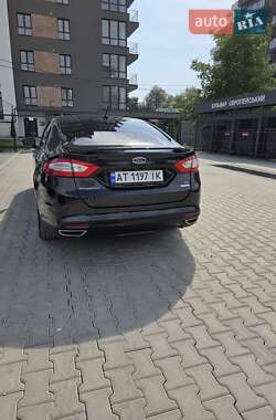 Седан Ford Fusion 2015 в 