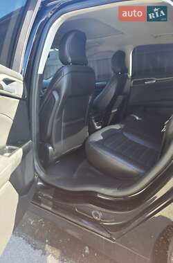 Седан Ford Fusion 2015 в 