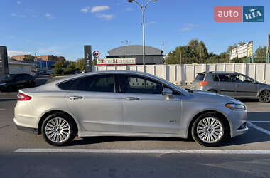 Седан Ford Fusion 2014 в 