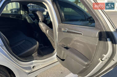 Седан Ford Fusion 2014 в 