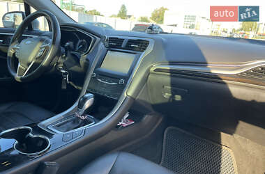Седан Ford Fusion 2014 в 