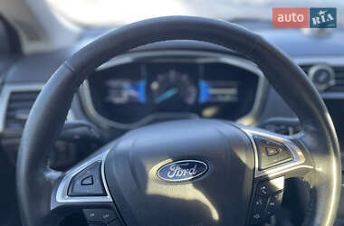 Седан Ford Fusion 2014 в 